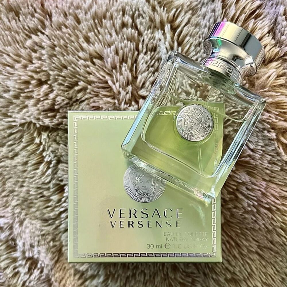⁦عطر فيرسنس من فرزاتشي للنساء أو دو تواليت - 100 مل⁩ - الصورة ⁦4⁩